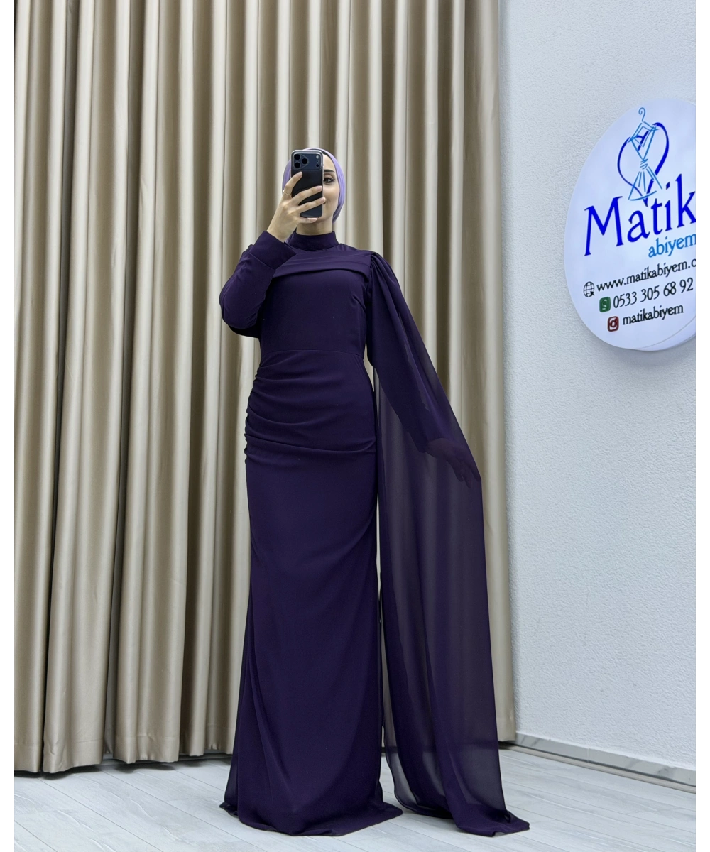 Drapeli Detaylı Dökümlü Uzun Elbise