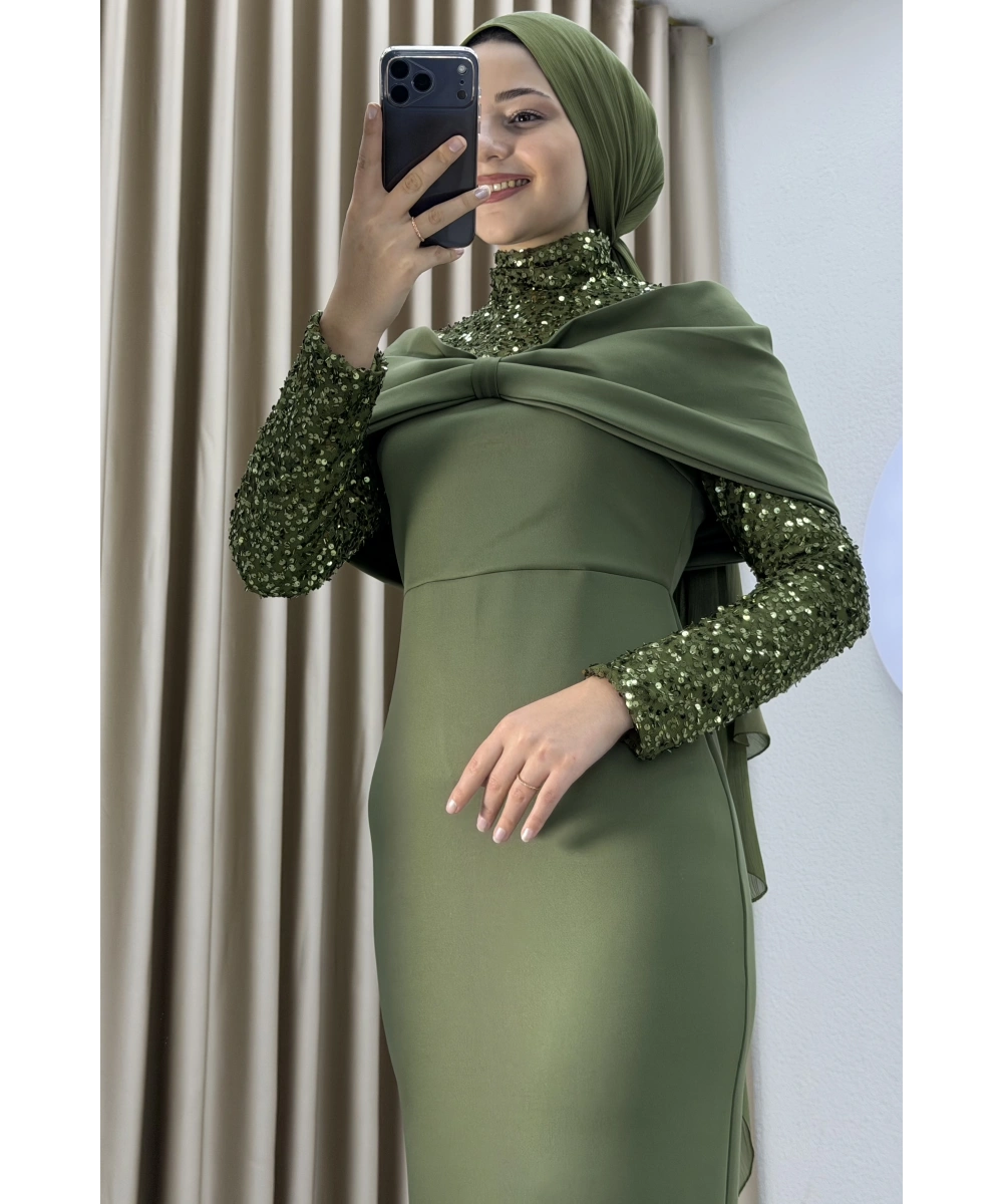 Drapeli Göğüs Detaylı, Payet İşlemeli Uzun Kollu Dik Yaka Kalem Kesim Şık Abiye Elbise