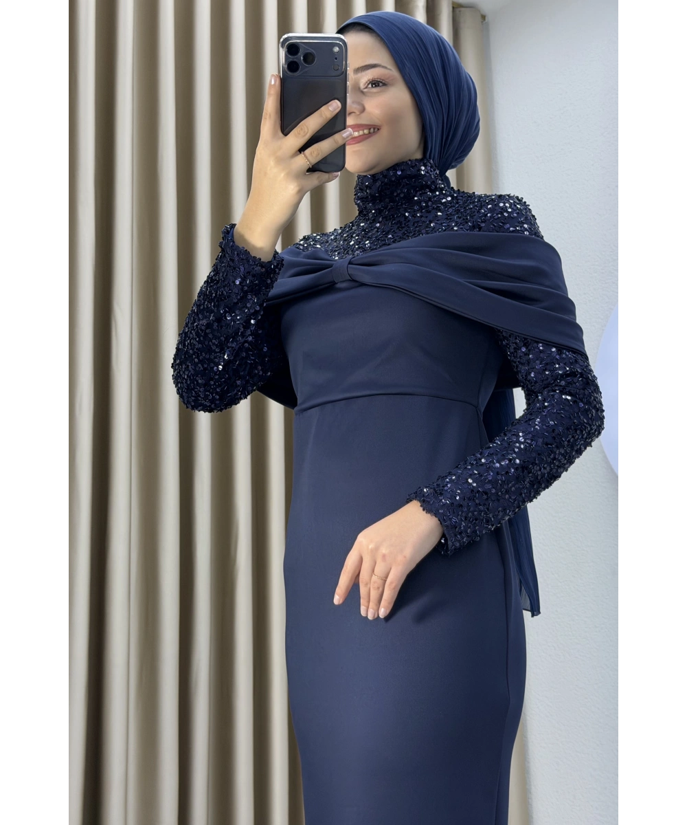 Drapeli Göğüs Detaylı, Payet İşlemeli Uzun Kollu Dik Yaka Kalem Kesim Şık Abiye Elbise