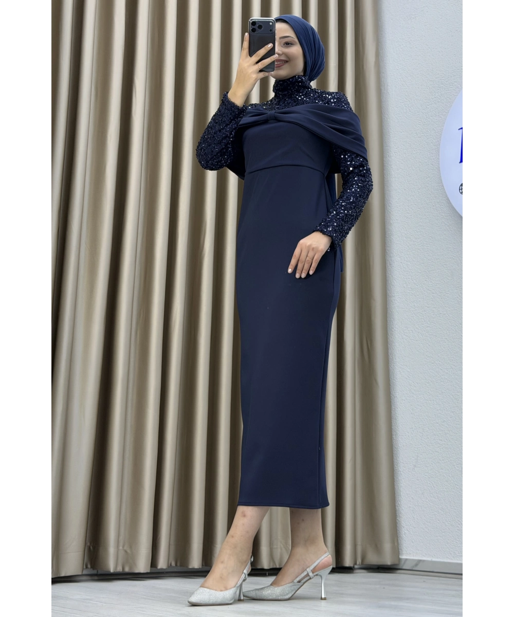 Drapeli Göğüs Detaylı, Payet İşlemeli Uzun Kollu Dik Yaka Kalem Kesim Şık Abiye Elbise