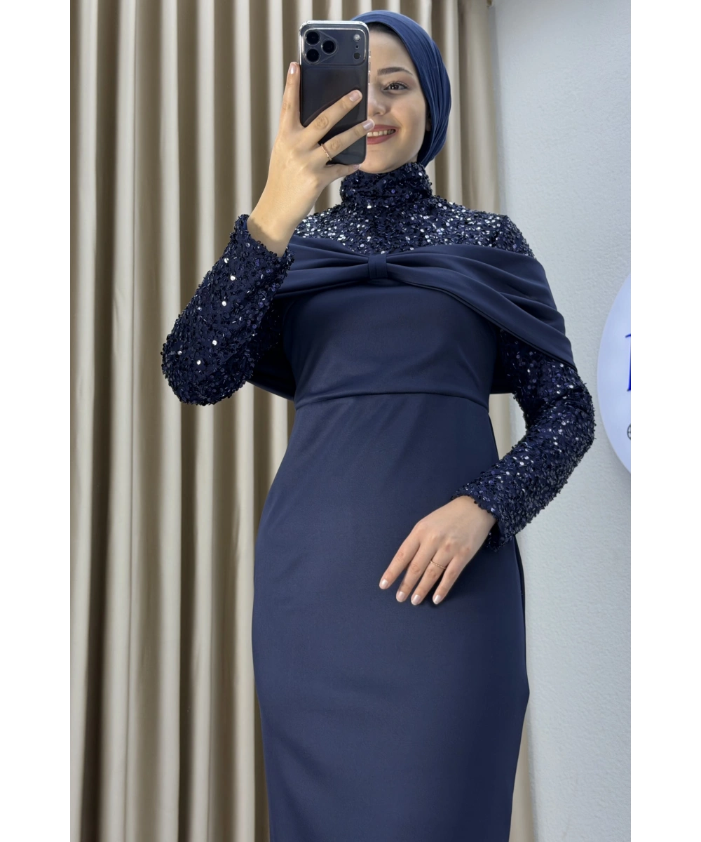 Drapeli Göğüs Detaylı, Payet İşlemeli Uzun Kollu Dik Yaka Kalem Kesim Şık Abiye Elbise