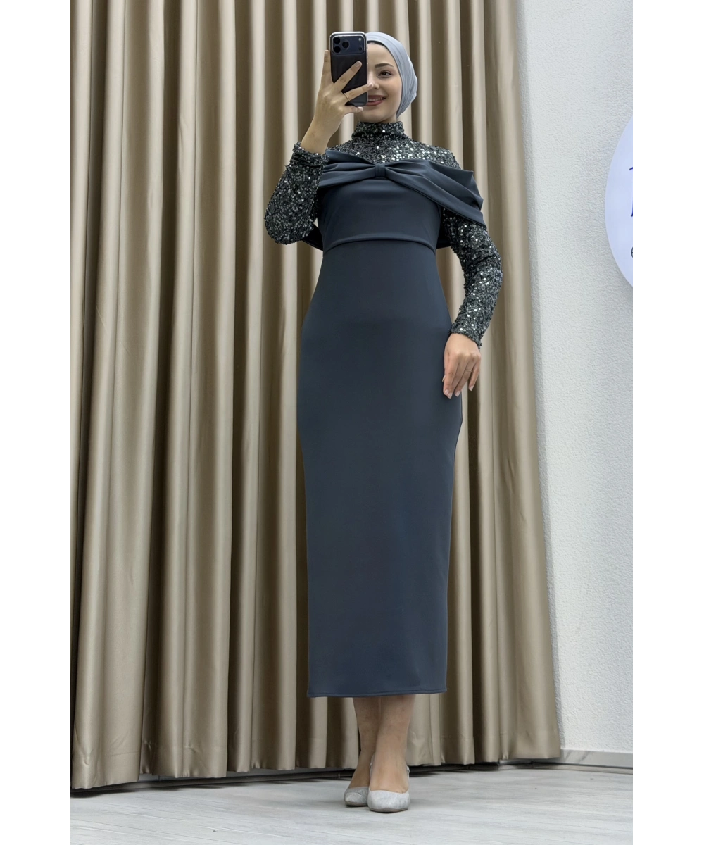 Drapeli Göğüs Detaylı, Payet İşlemeli Uzun Kollu Dik Yaka Kalem Kesim Şık Abiye Elbise