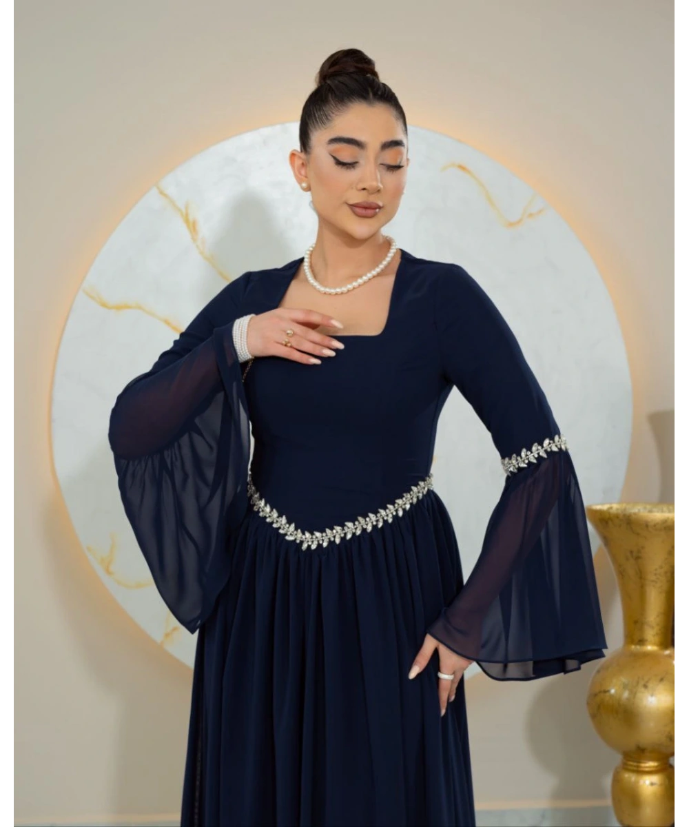 İnci Detaylı Şifon Kol Tasarımlı Uzun Lacivert Abiye Elbise