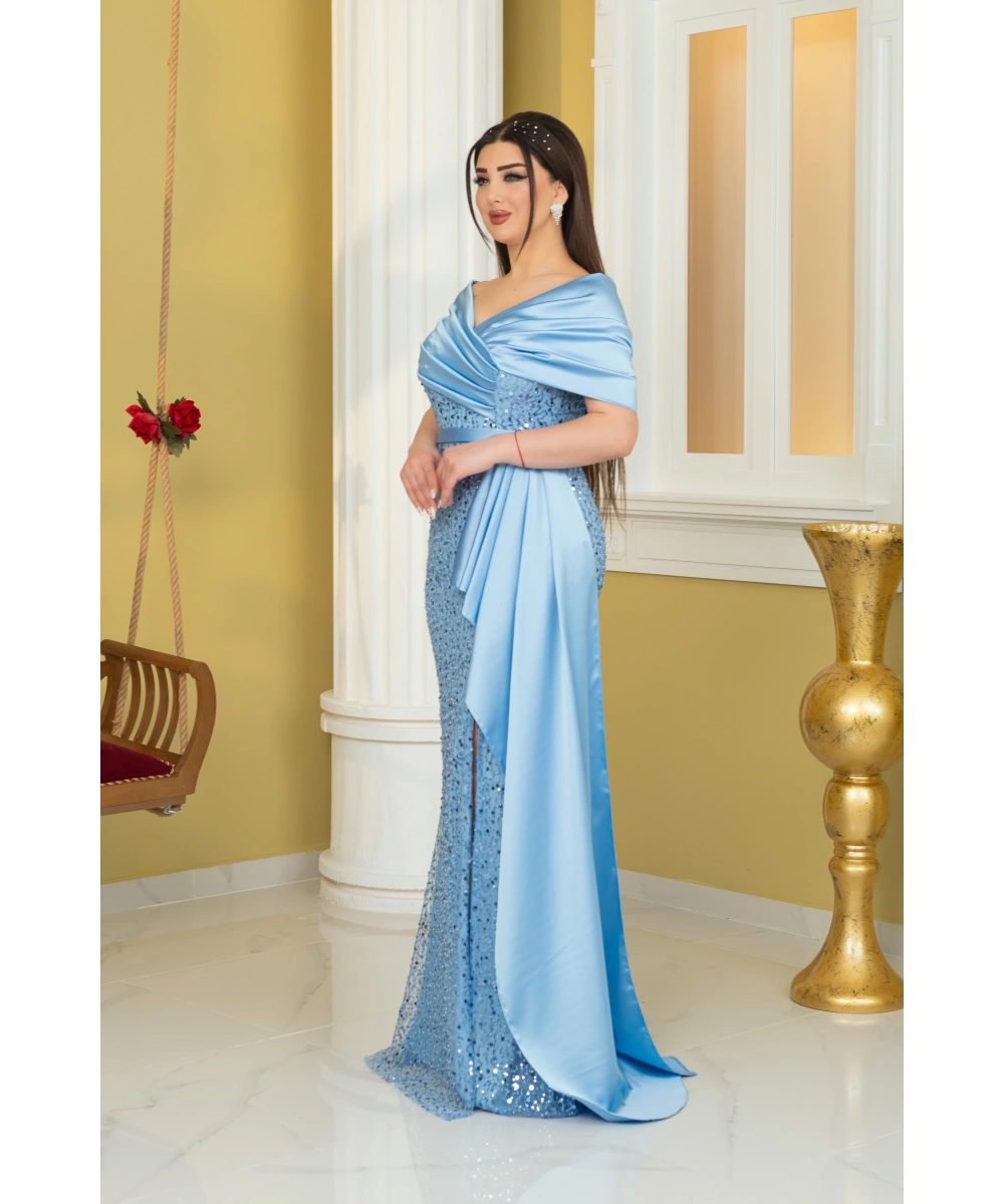 İncili Payet Saten Tasarım Yırtmaçlı Kolsuz Pelerinli Elbise Abiye