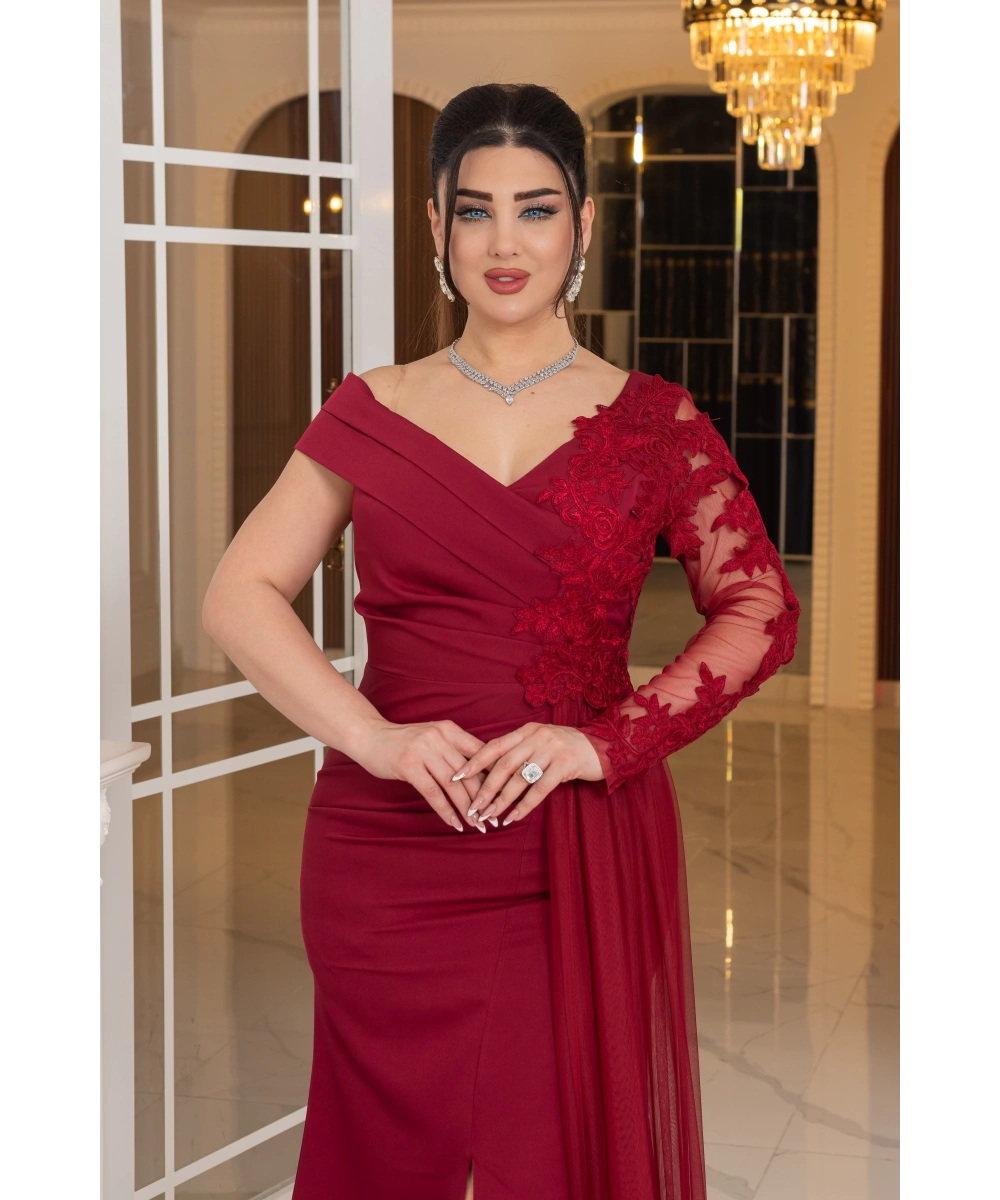 İthal Atlas Tasarım Tül Güpür Dantel Aksesuarlı Yırtmaçlı Uzun Elbise Abiye