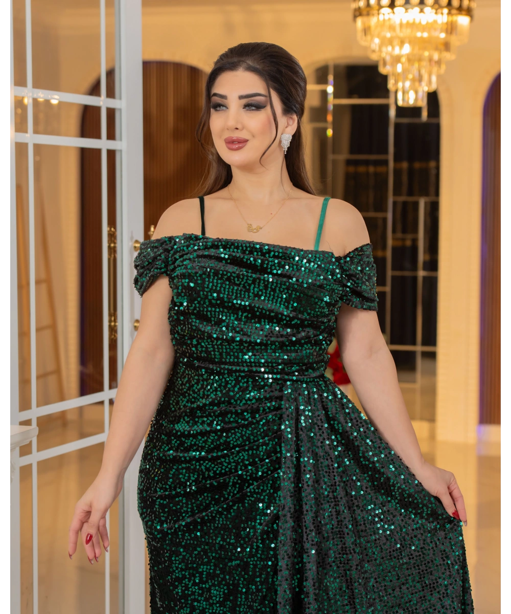 Kadife Payet Tasarım Straplez Dekolteli Yırtmaçlı Pelerinli Elbise Abiye