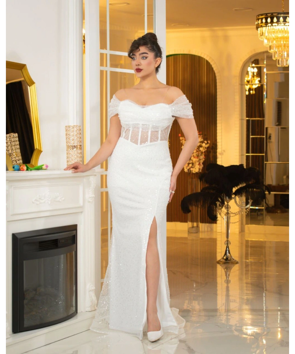 Omzu Açık Dantel Detaylı Işıltılı Uzun Abiye Elbise