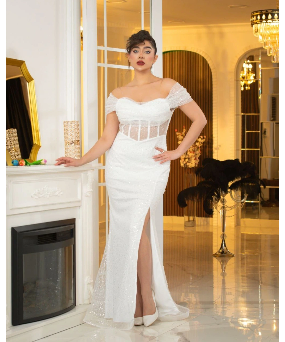 Omzu Açık Dantel Detaylı Işıltılı Uzun Abiye Elbise