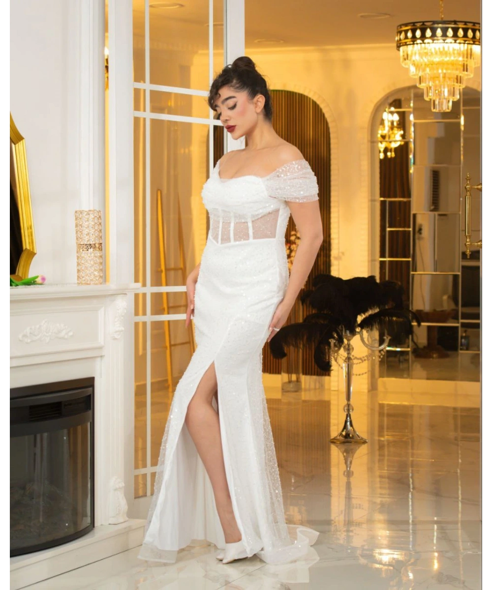 Omzu Açık Dantel Detaylı Işıltılı Uzun Abiye Elbise