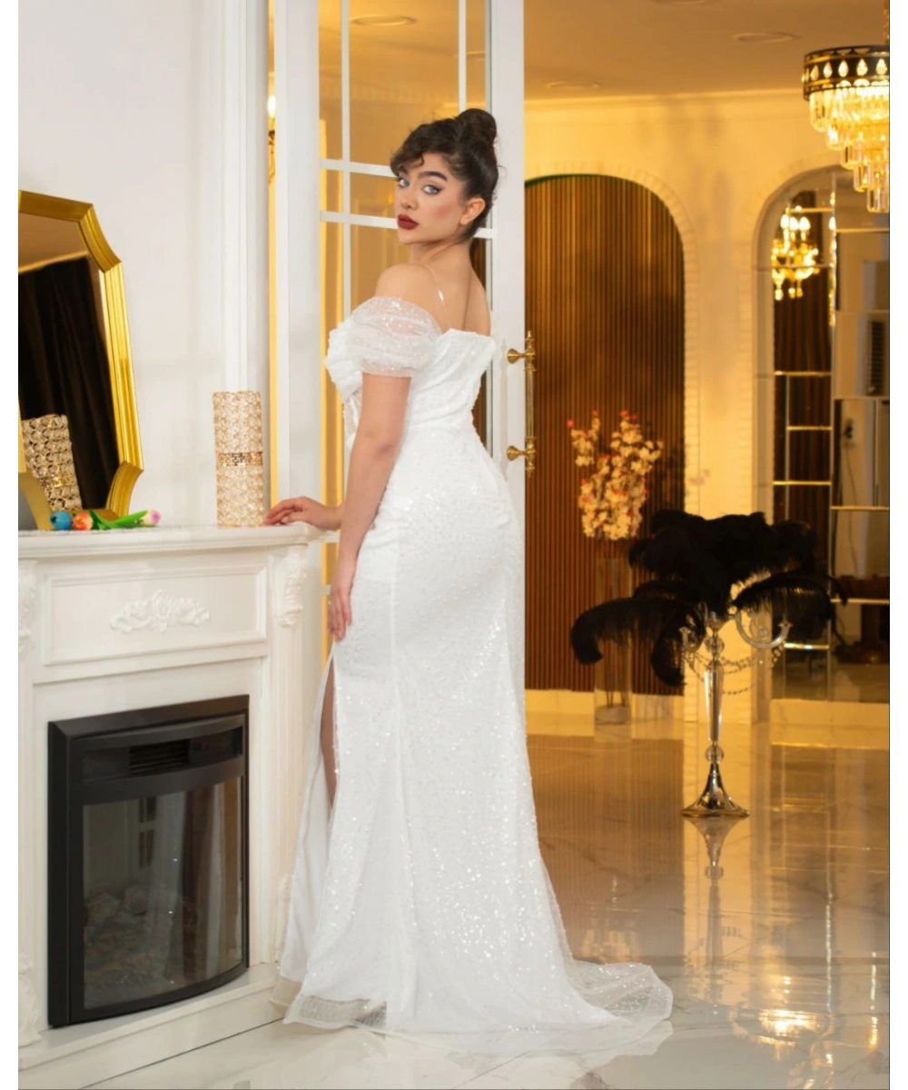 Omzu Açık Dantel Detaylı Işıltılı Uzun Abiye Elbise