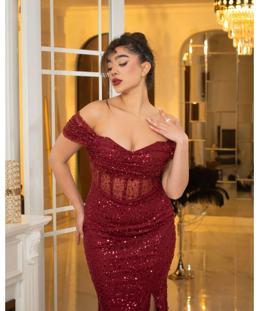 Omzu Açık Dantel Detaylı Işıltılı Uzun Abiye Elbise