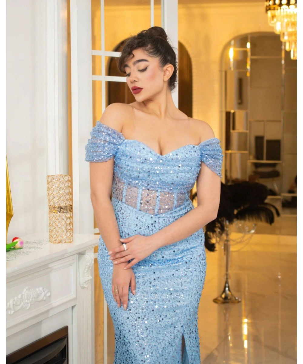 Omzu Açık Dantel Detaylı Işıltılı Uzun Abiye Elbise