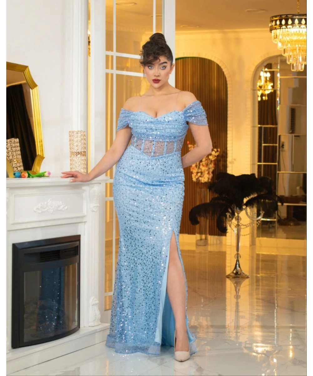 Omzu Açık Dantel Detaylı Işıltılı Uzun Abiye Elbise