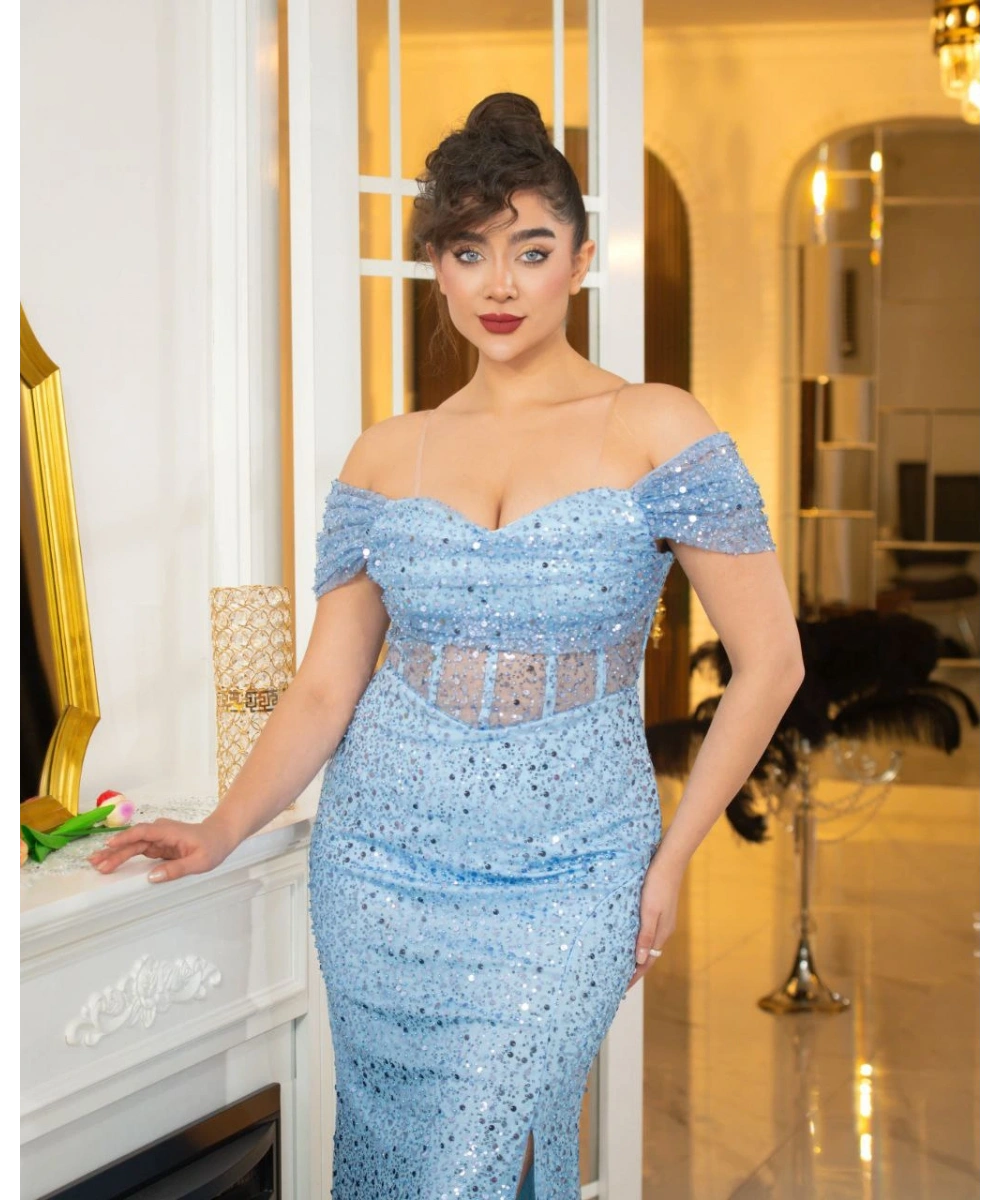 Omzu Açık Dantel Detaylı Işıltılı Uzun Abiye Elbise