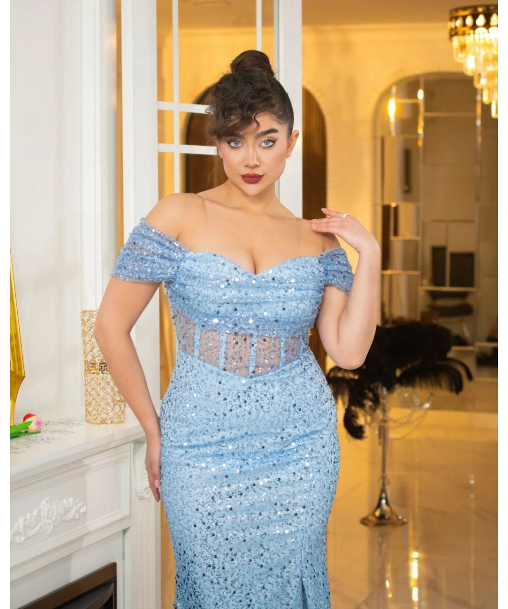 Omzu Açık Dantel Detaylı Işıltılı Uzun Abiye Elbise