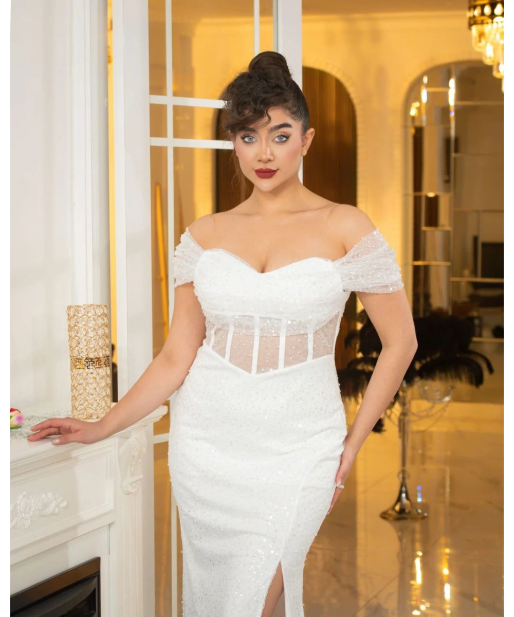 Omzu Açık Dantel Detaylı Işıltılı Uzun Abiye Elbise