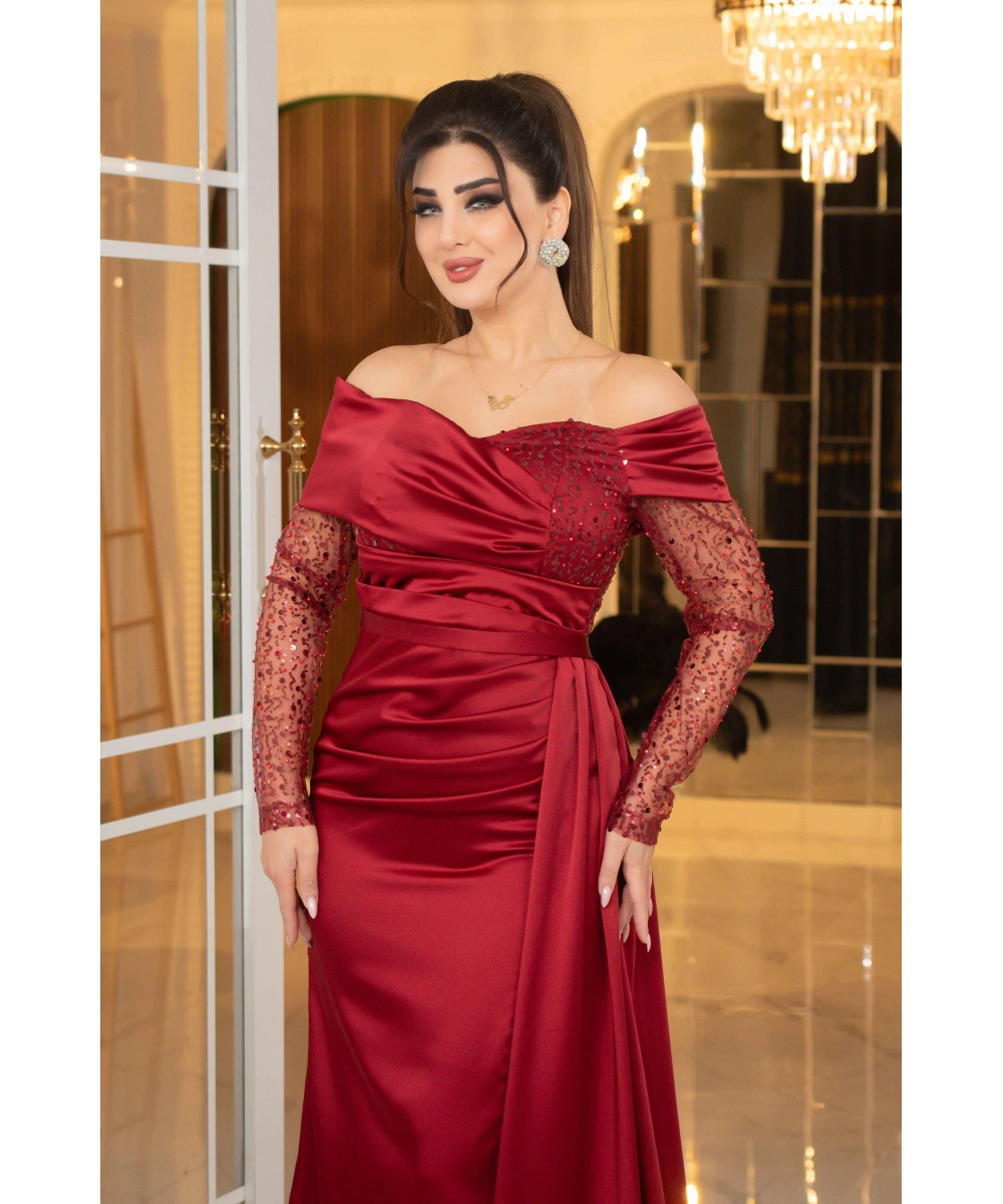 Saten İncili Payet Tasarım Straplez Dekolteli Pelerinli Elbise Abiye