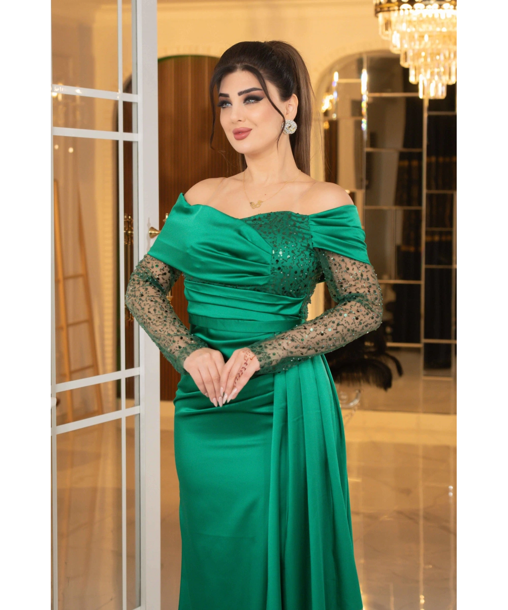 Saten İncili Payet Tasarım Straplez Dekolteli Pelerinli Elbise Abiye