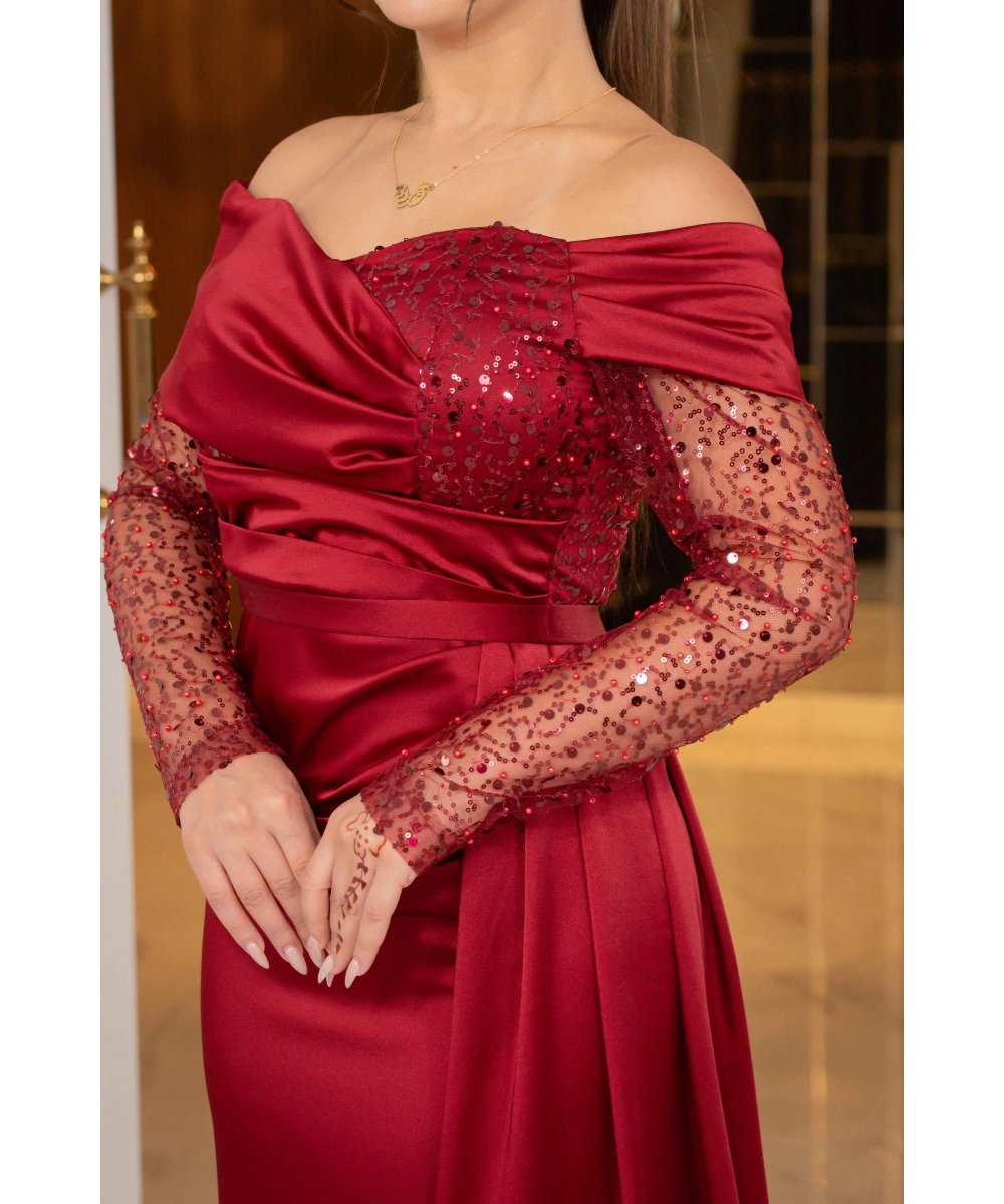 Saten İncili Payet Tasarım Straplez Dekolteli Pelerinli Elbise Abiye