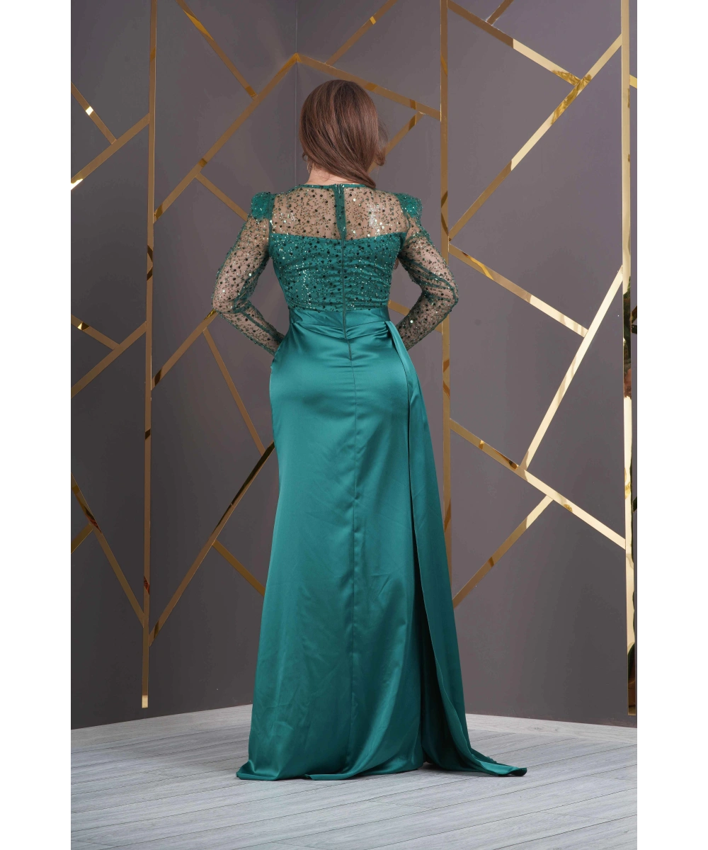 Saten Payet Tasarım Pelerinli Yırtmaçlı Uzun Elbise Abiye