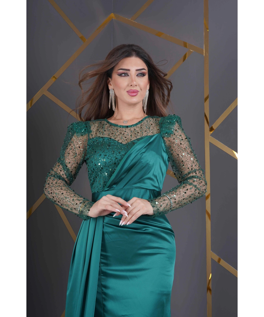 Saten Payet Tasarım Pelerinli Yırtmaçlı Uzun Elbise Abiye