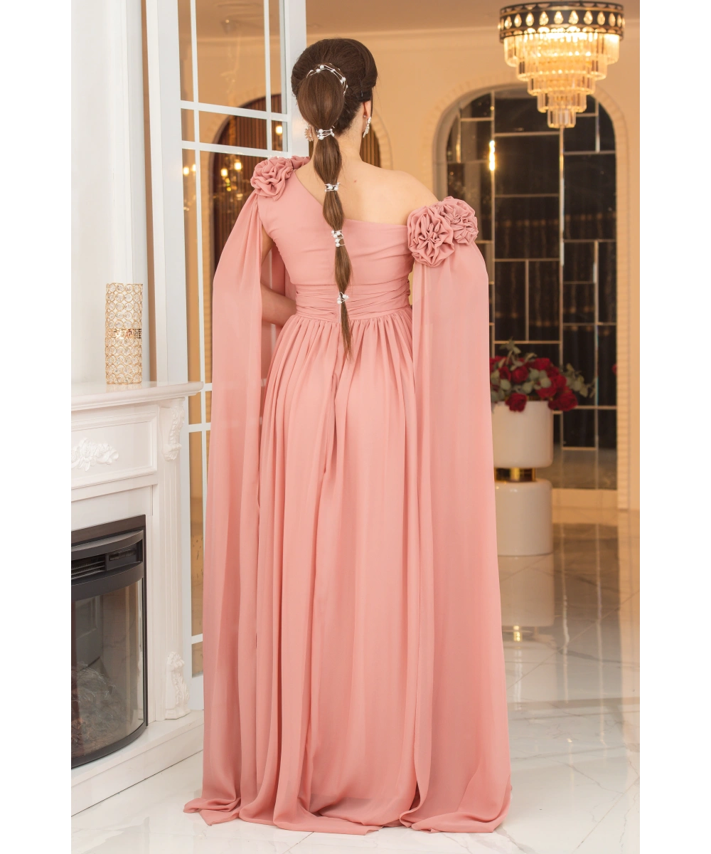 Şifon Tasarım Gül Aksesuarlı Kolları Pelerinli Uzun Elbise Abiye