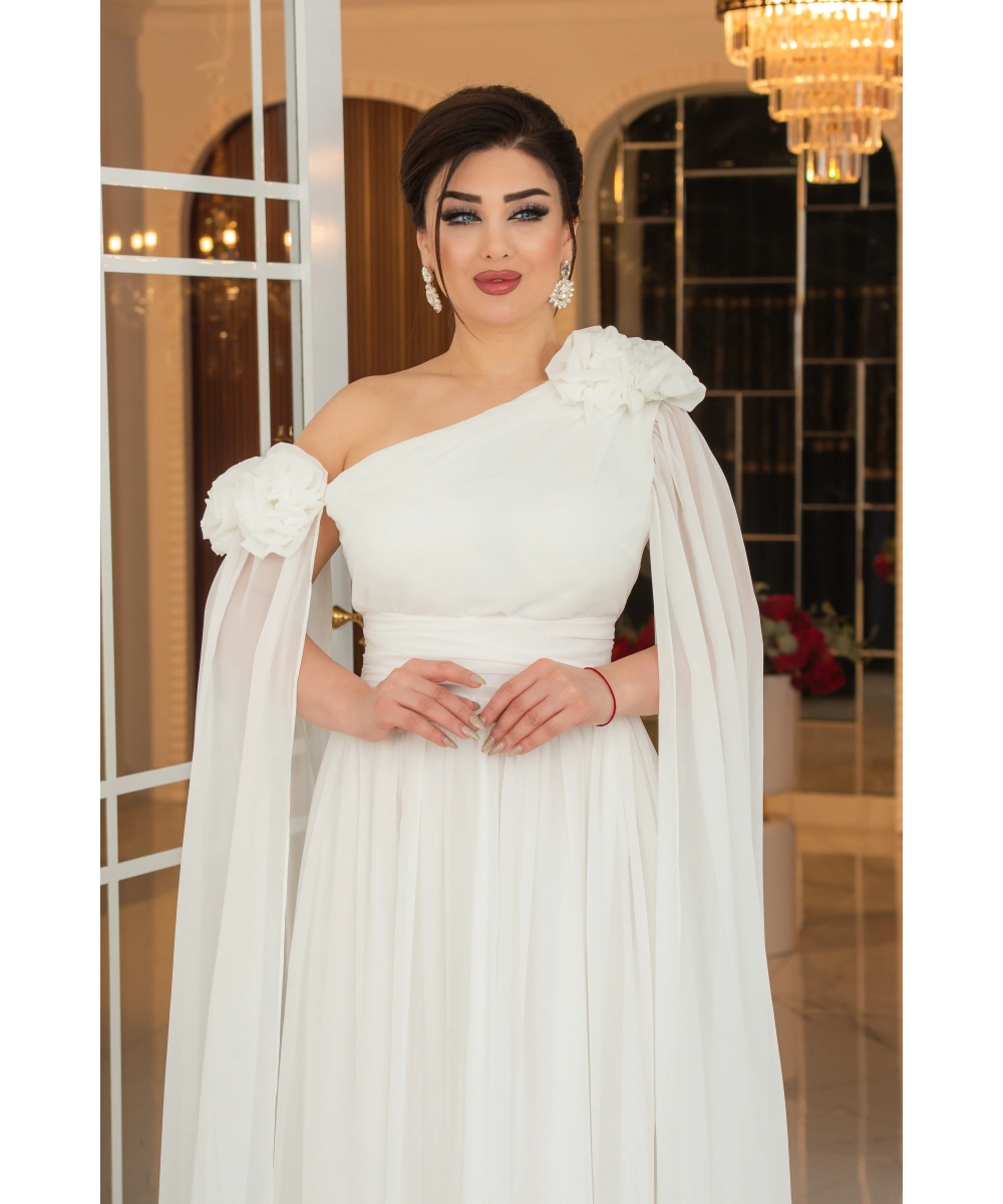 Şifon Tasarım Gül Aksesuarlı Kolları Pelerinli Uzun Elbise Abiye