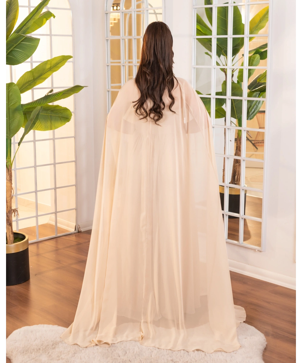 Taş İşlemeli Yaka Detaylı Şifon Pelerinli Uzun Abiye Elbise