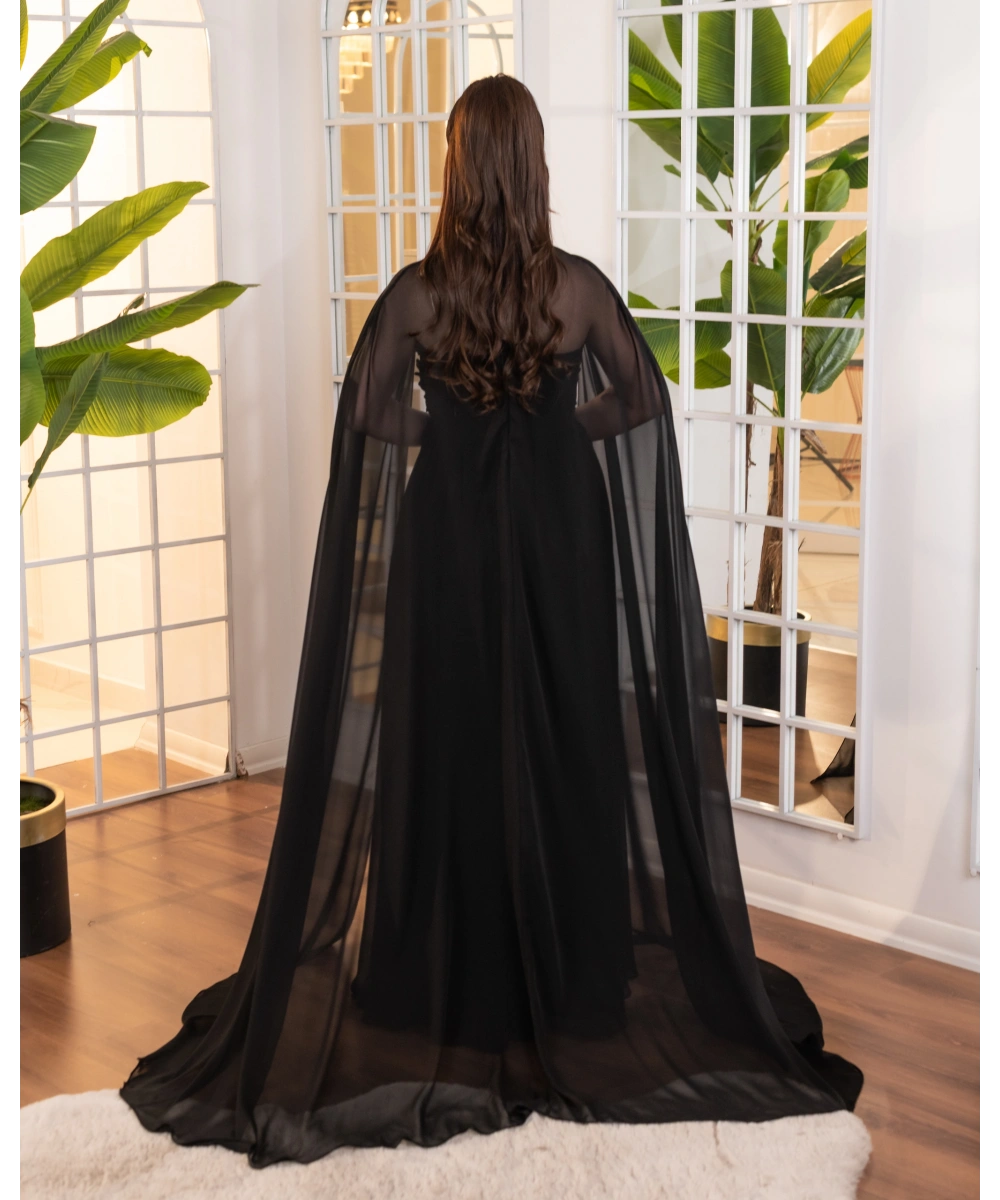 Taş İşlemeli Yaka Detaylı Şifon Pelerinli Uzun Abiye Elbise