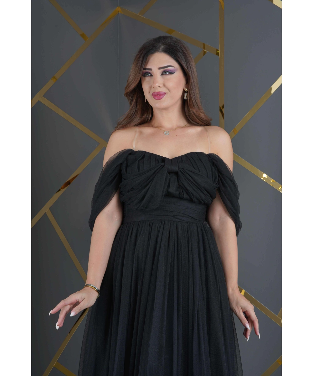 Tül Tasarım Omuz Göğüs Dekolteli Eteği Kat Kat Uzun Abiye