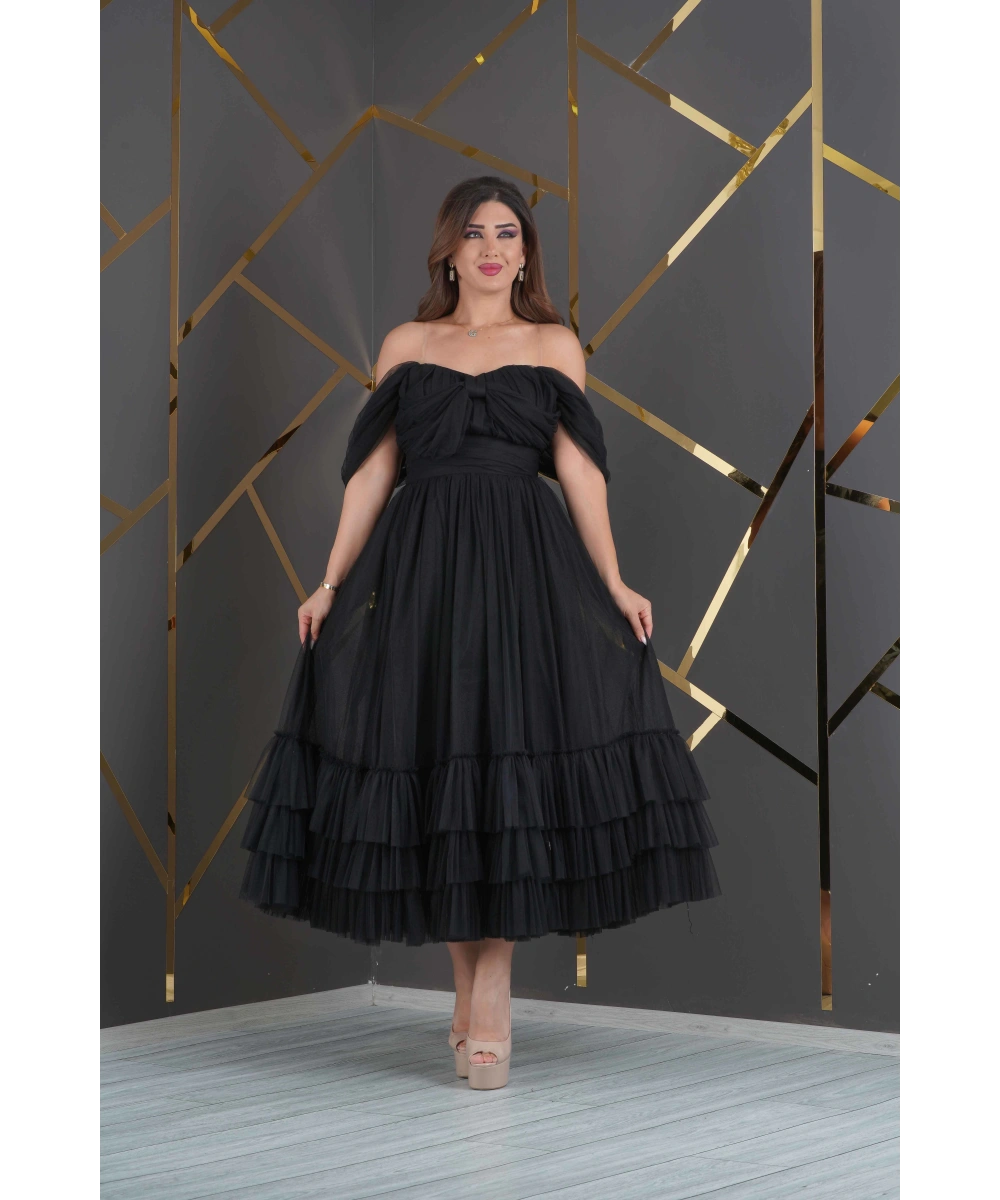 Tül Tasarım Omuz Göğüs Dekolteli Eteği Kat Kat Uzun Abiye