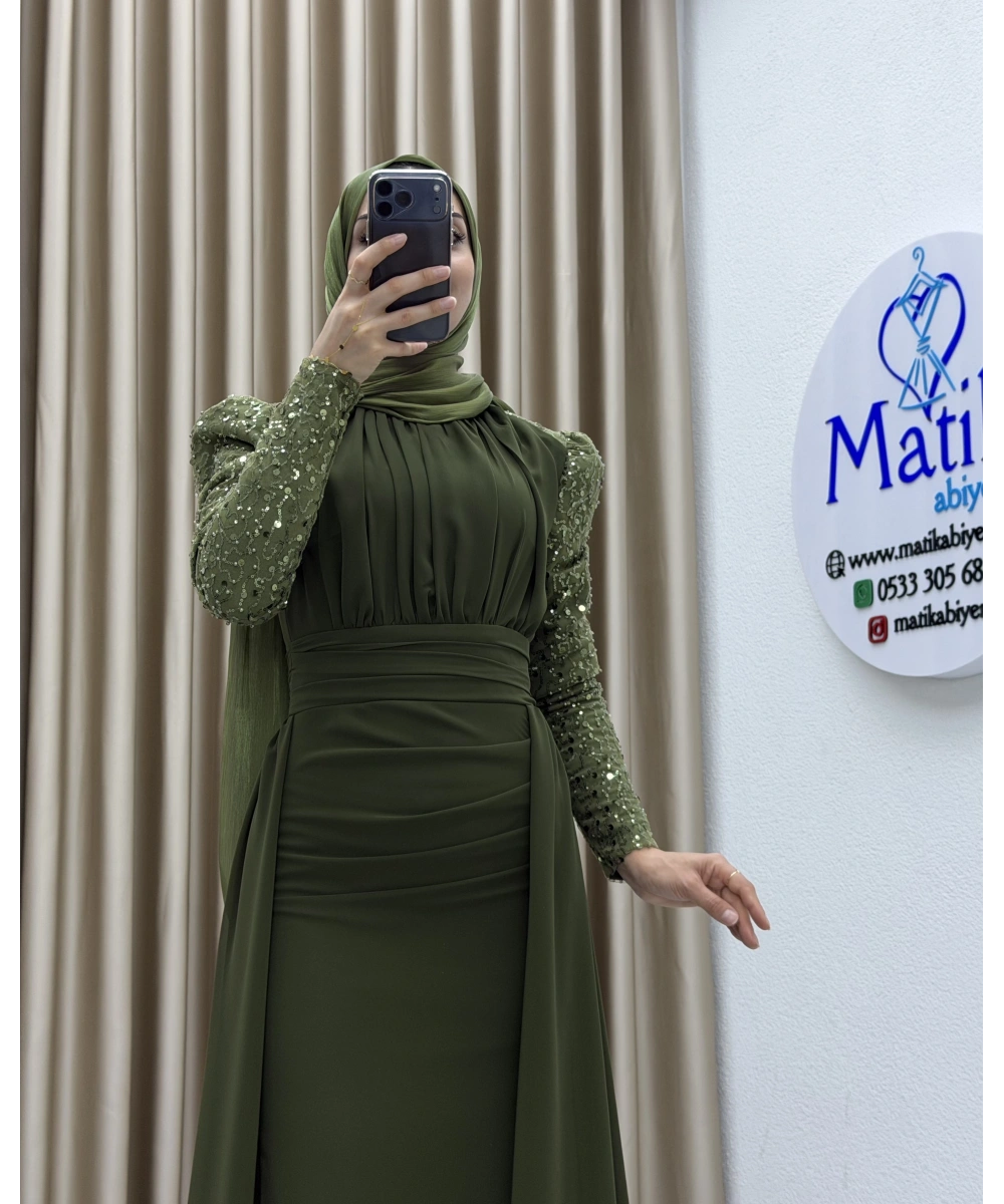 Uzun Kollu Drapeli Detaylı Şifon Abiye Elbise