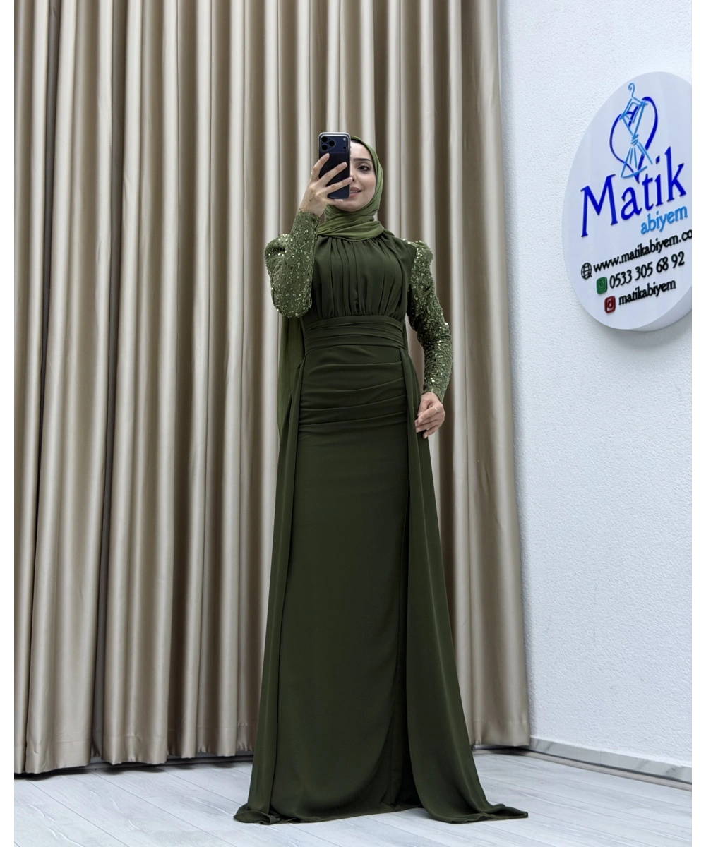 Uzun Kollu Drapeli Detaylı Şifon Abiye Elbise