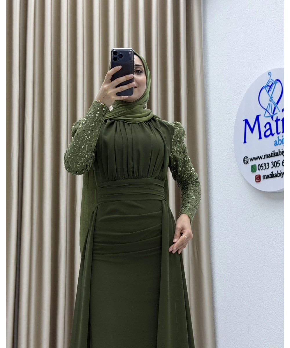 Uzun Kollu Drapeli Detaylı Şifon Abiye Elbise