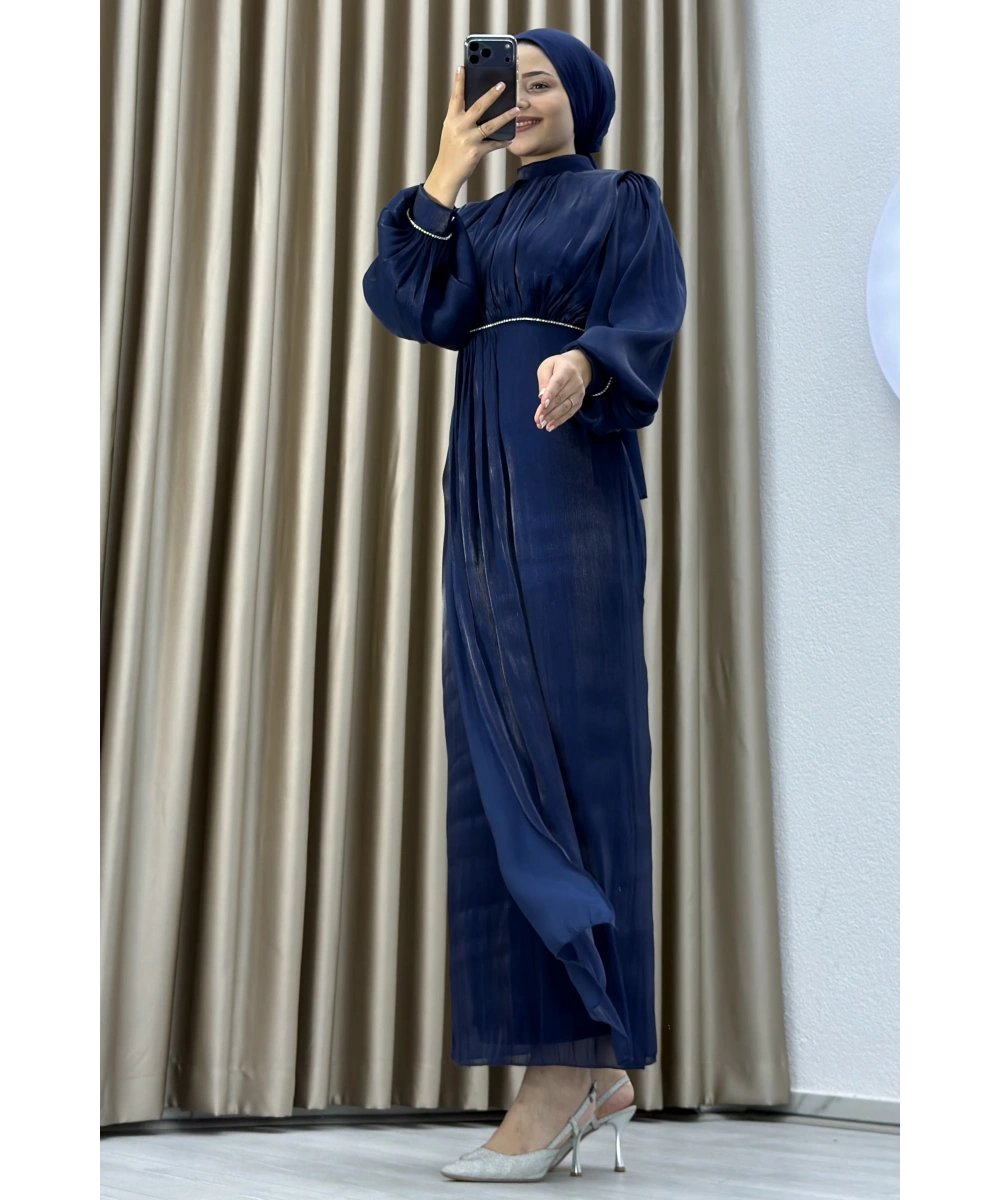 Yüksek Yaka, Bel Taş Detaylı, Uzun Kollu, Dökümlü Şifon Uzun Abiye Elbise