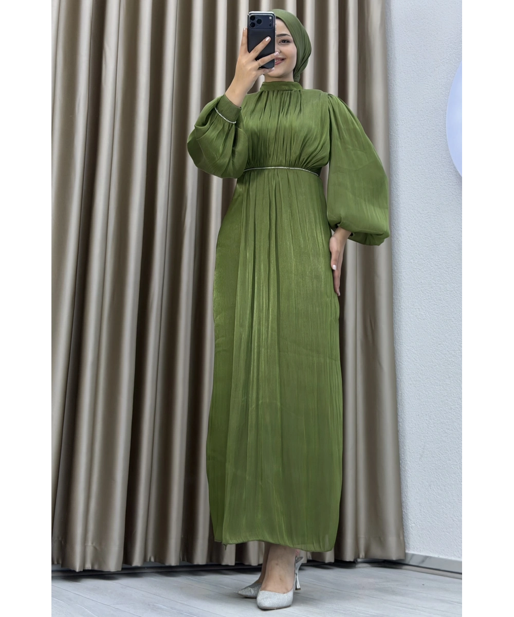 Yüksek Yaka, Bel Taş Detaylı, Uzun Kollu, Dökümlü Şifon Uzun Abiye Elbise