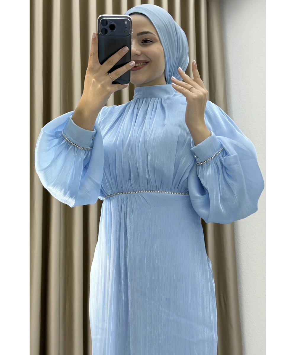 Yüksek Yaka, Bel Taş Detaylı, Uzun Kollu, Dökümlü Şifon Uzun Abiye Elbise