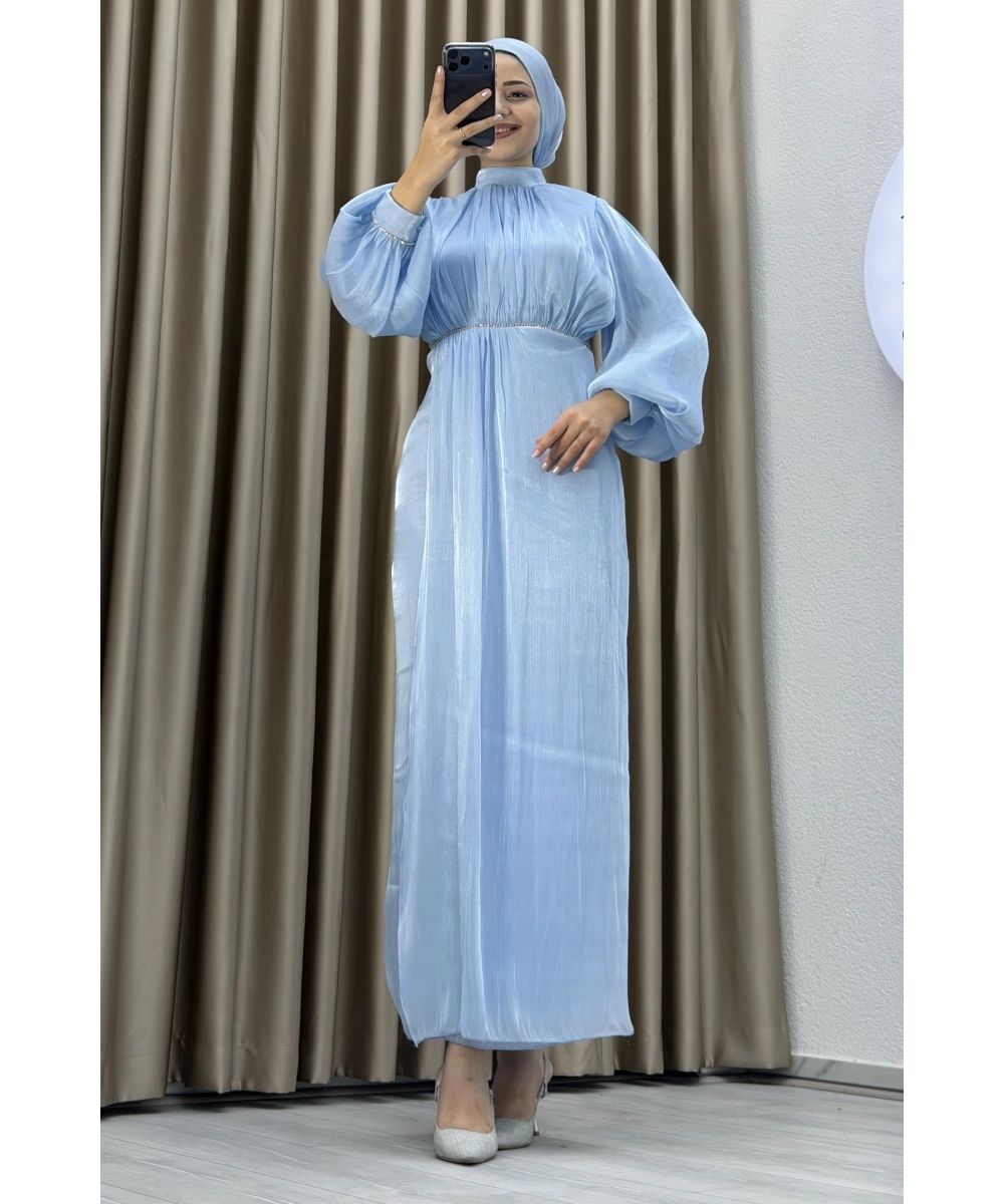 Yüksek Yaka, Bel Taş Detaylı, Uzun Kollu, Dökümlü Şifon Uzun Abiye Elbise