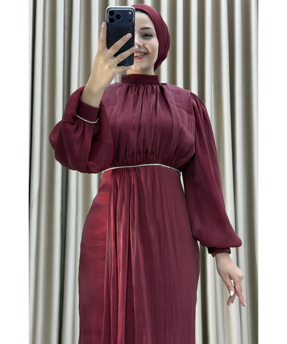 Yüksek Yaka, Bel Taş Detaylı, Uzun Kollu, Dökümlü Şifon Uzun Abiye Elbise