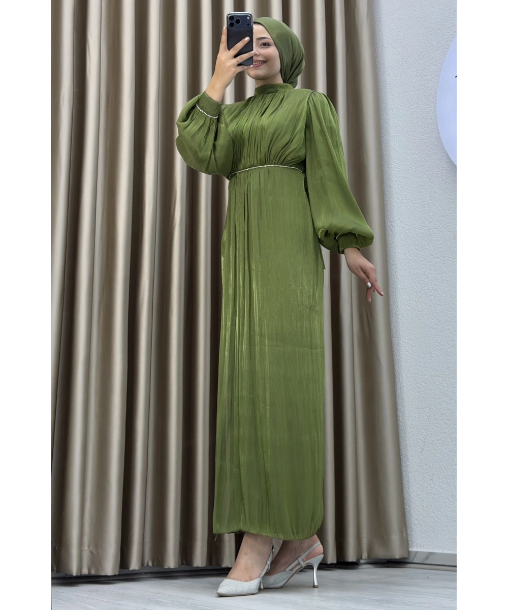 Yüksek Yaka, Bel Taş Detaylı, Uzun Kollu, Dökümlü Şifon Uzun Abiye Elbise