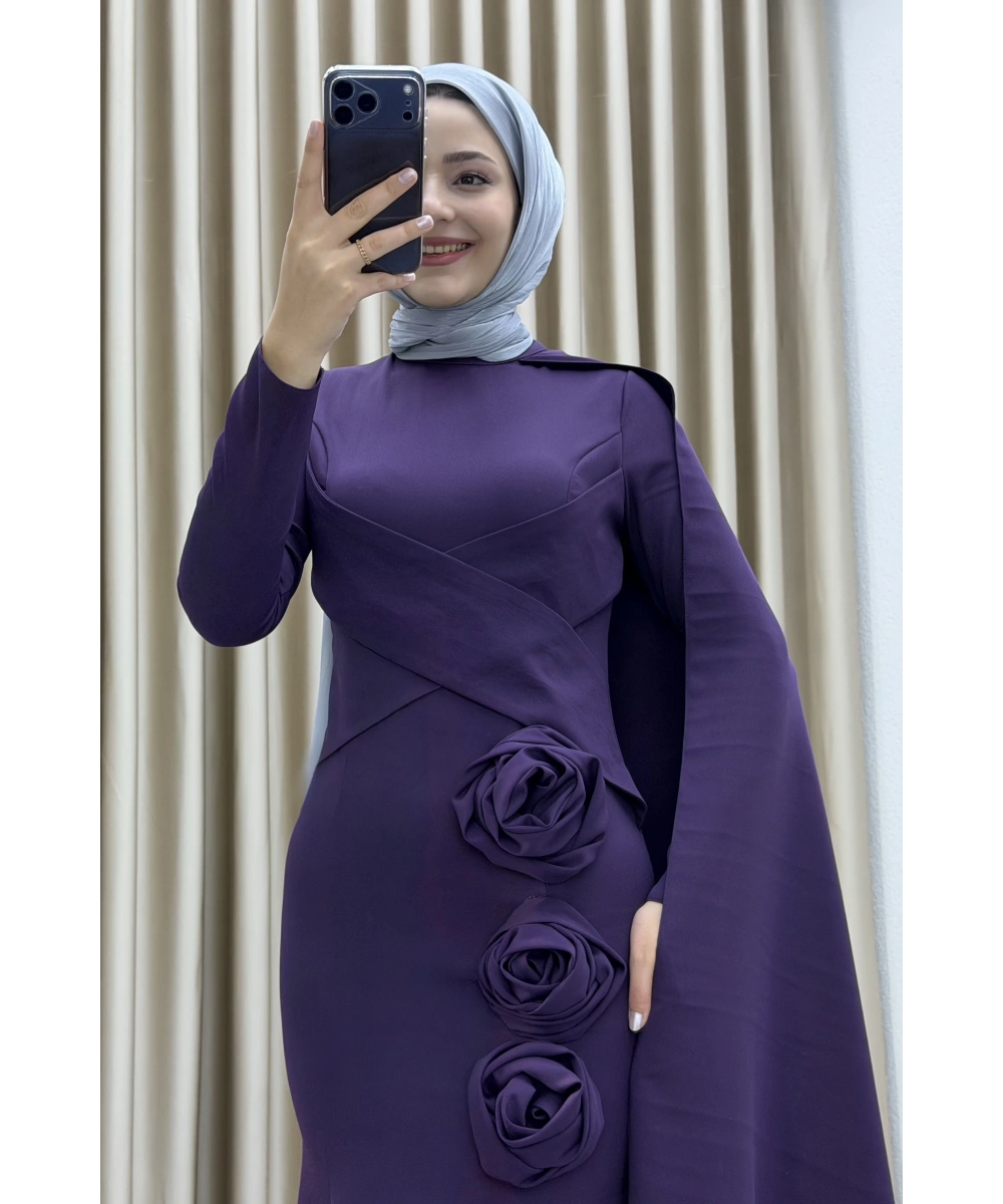 Zarif Drapeli Çiçek Detaylı Tesettür Abiye – Kuyruklu Modern Özel Gün Elbisesi