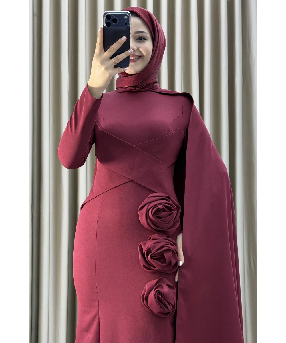 Zarif Drapeli Çiçek Detaylı Tesettür Abiye – Kuyruklu Modern Özel Gün Elbisesi