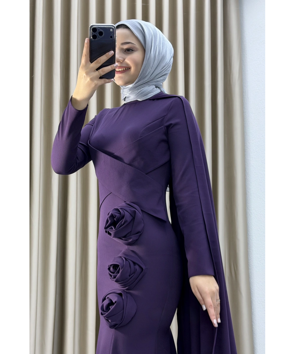 Zarif Drapeli Çiçek Detaylı Tesettür Abiye – Kuyruklu Modern Özel Gün Elbisesi