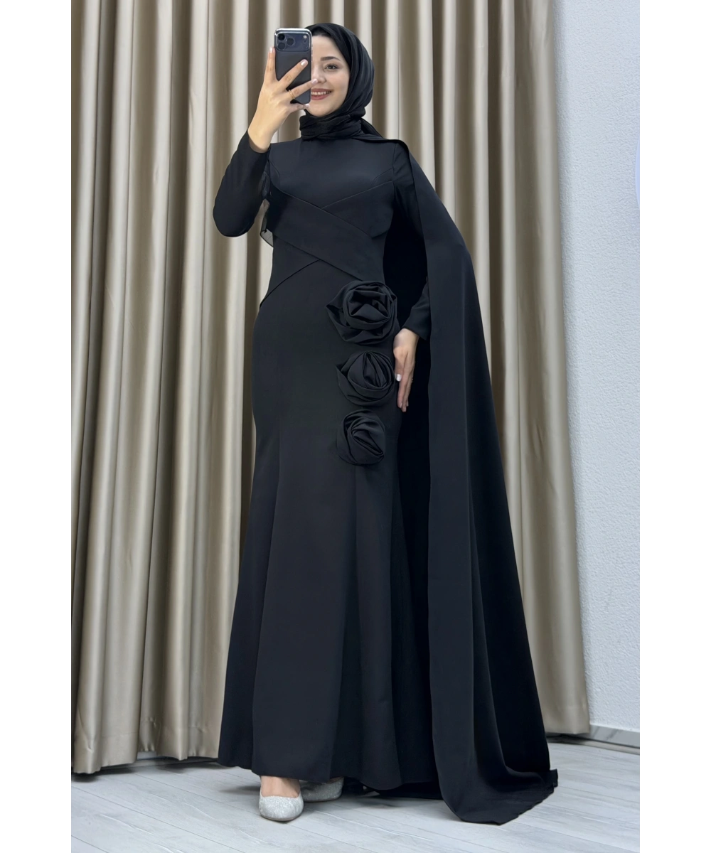 Zarif Drapeli Çiçek Detaylı Tesettür Abiye – Kuyruklu Modern Özel Gün Elbisesi