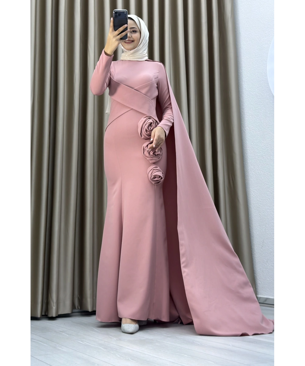 Zarif Drapeli Çiçek Detaylı Tesettür Abiye – Kuyruklu Modern Özel Gün Elbisesi