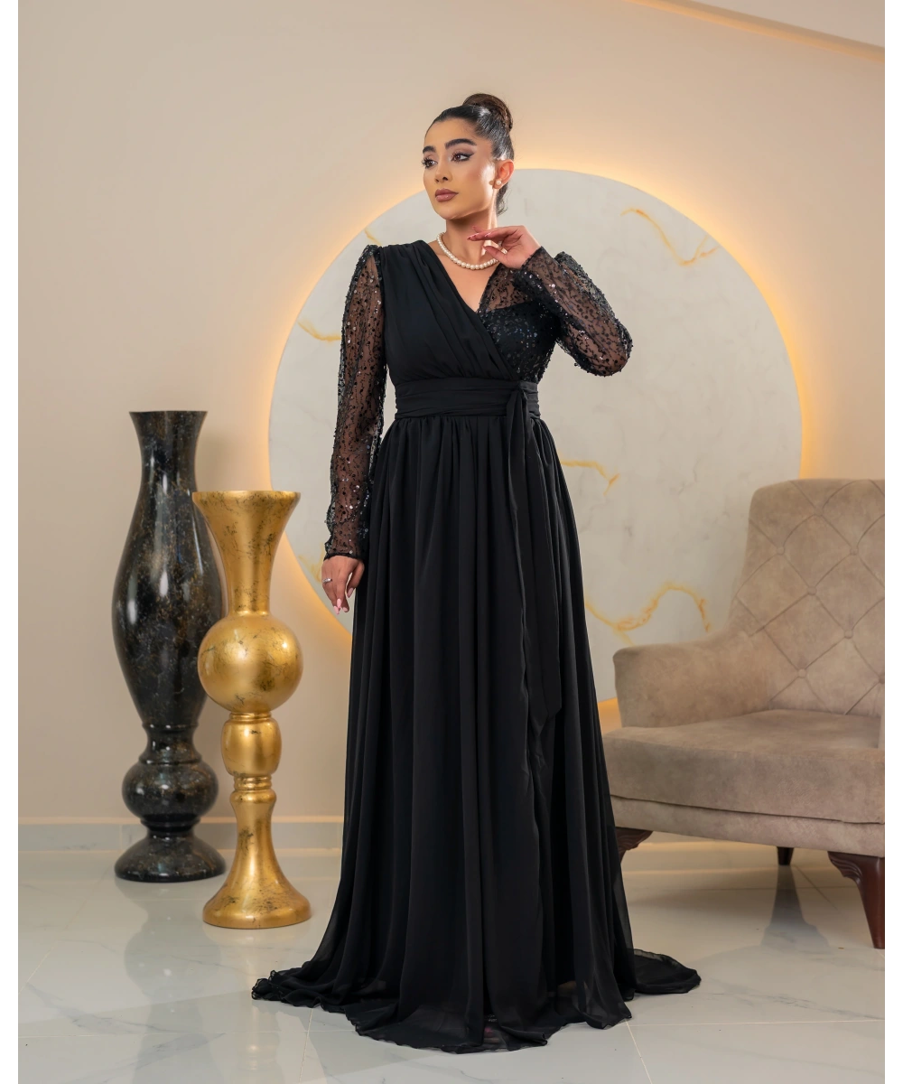 Zarif Sırt Dekolteli, Simli Detaylı ve Yırtmaçlı Uzun Elbise Abiye – Özel Davetler İçin Şık ve Modern Tasarım