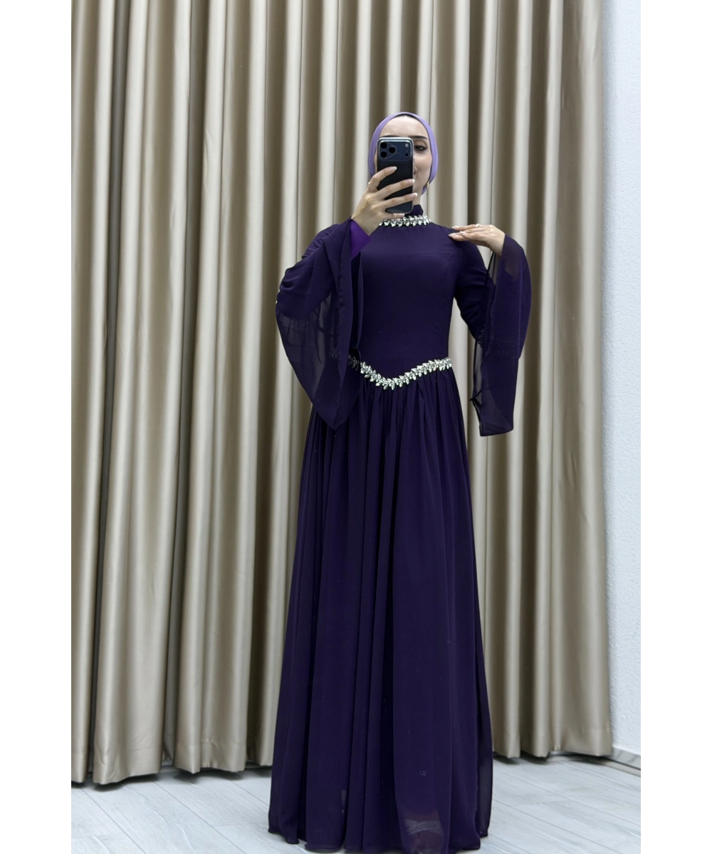 Zarif Taş İşlemeli, Şifon Detaylı, Bel Vurgulu, Volan Kollu, Özel Gün ve Davetlere Uygun Tesettür Abiye Elbise