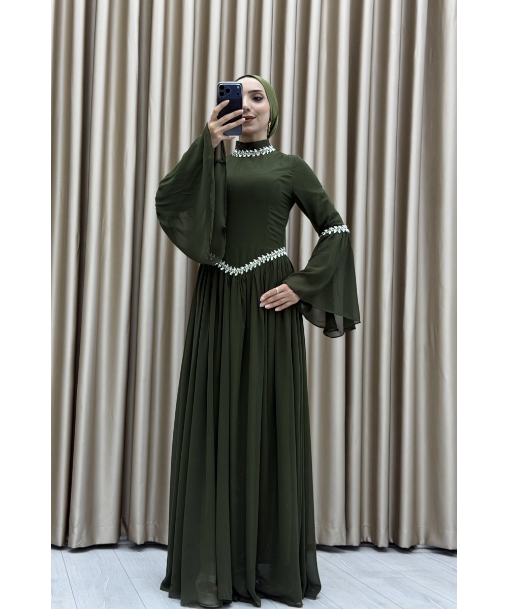 Zarif Taş İşlemeli, Şifon Detaylı, Bel Vurgulu, Volan Kollu, Özel Gün ve Davetlere Uygun Tesettür Abiye Elbise