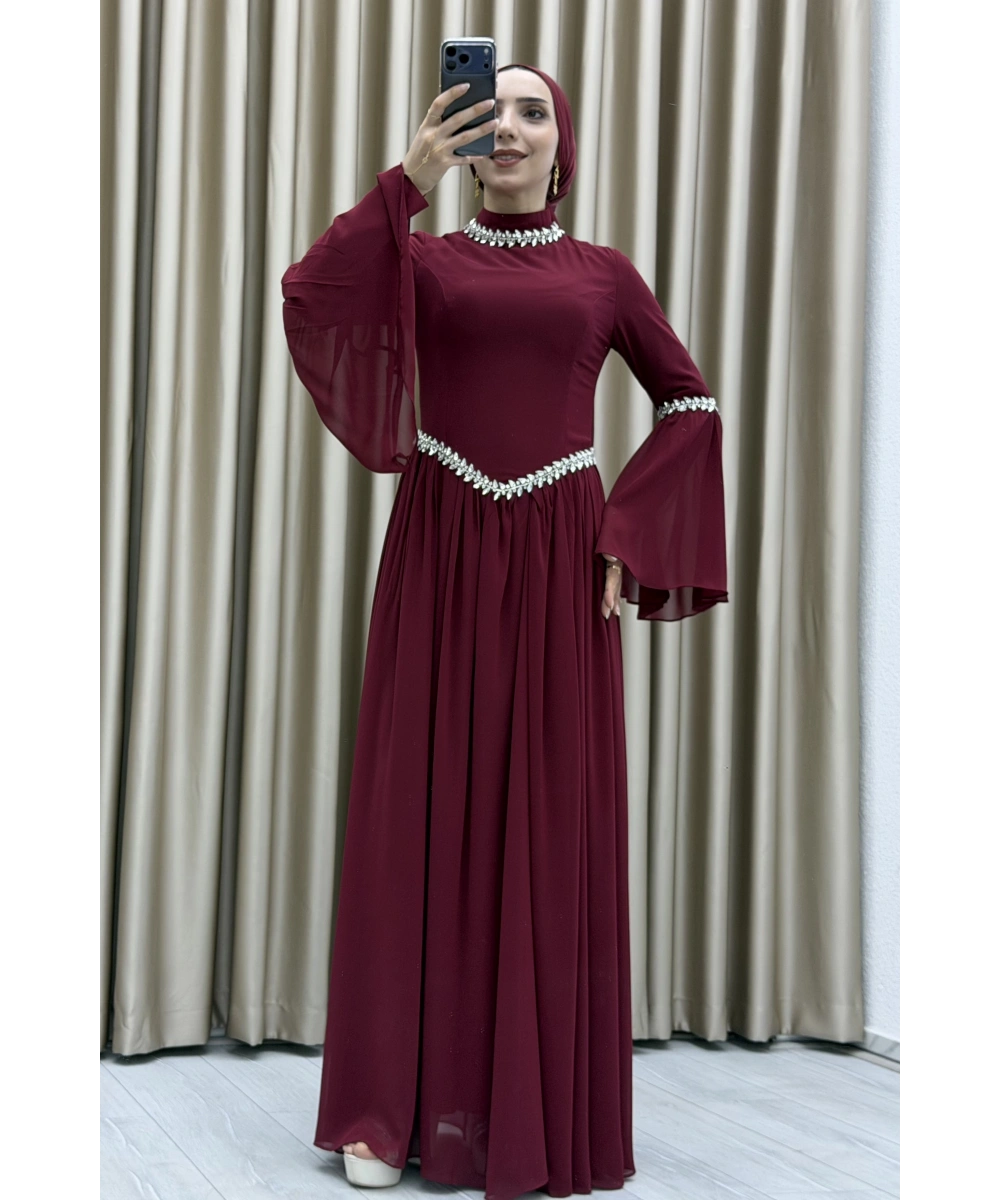 Zarif Taş İşlemeli, Şifon Detaylı, Bel Vurgulu, Volan Kollu, Özel Gün ve Davetlere Uygun Tesettür Abiye Elbise