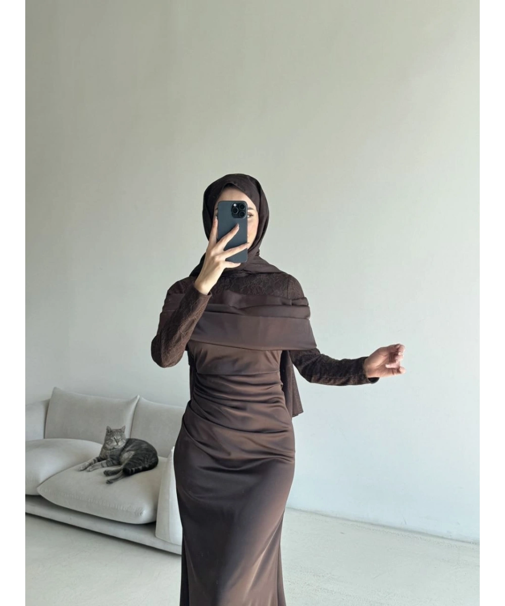 Zoya Elbise